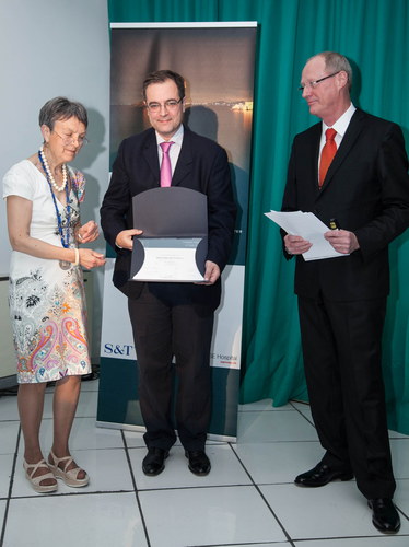 El Dr. Bernardo Hontanilla recibe el premio europeo Hans Anderl 2014